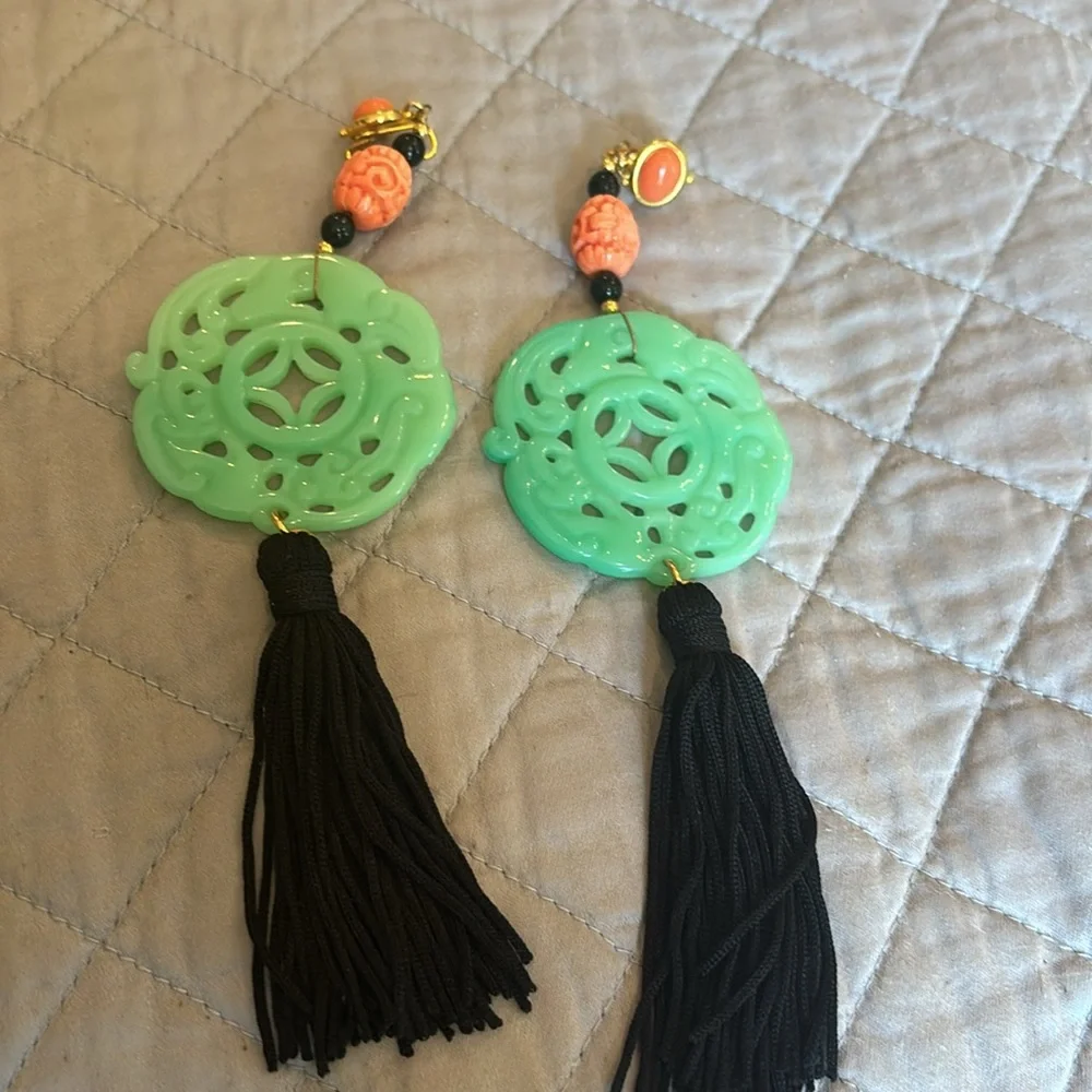 Kenneth Jay Lane earrings. - Picture 2 of 4